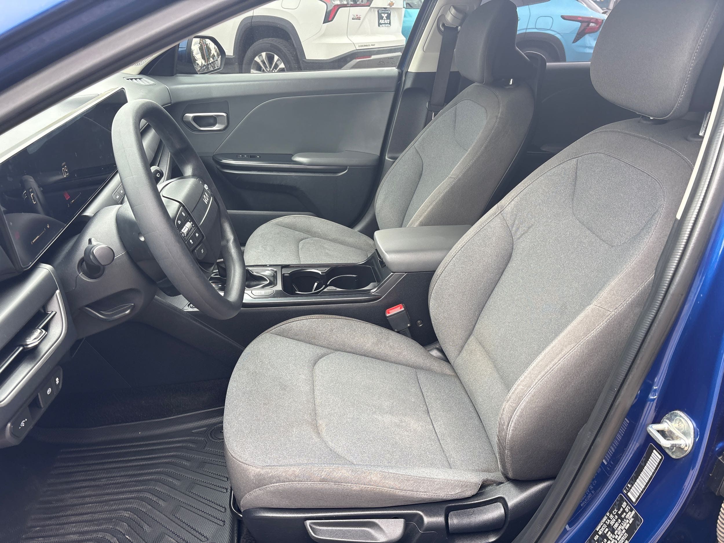 2025 Kia K4 LXS - Photo 15