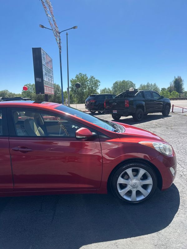 View vehicle photo 6