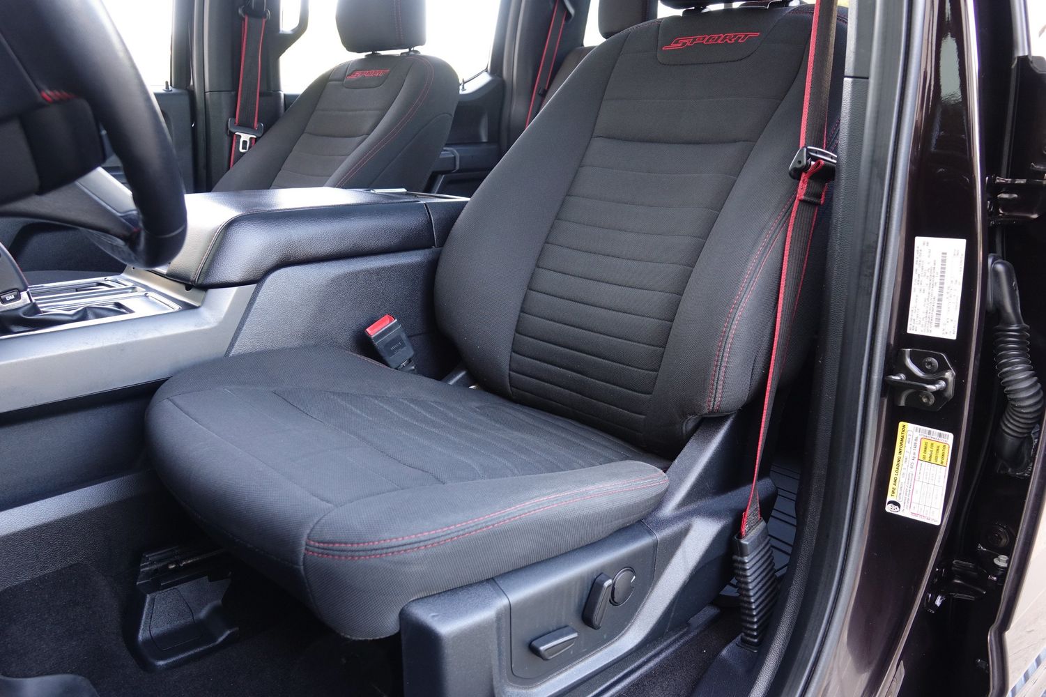 2019 Ford F-150 XLT photo 6