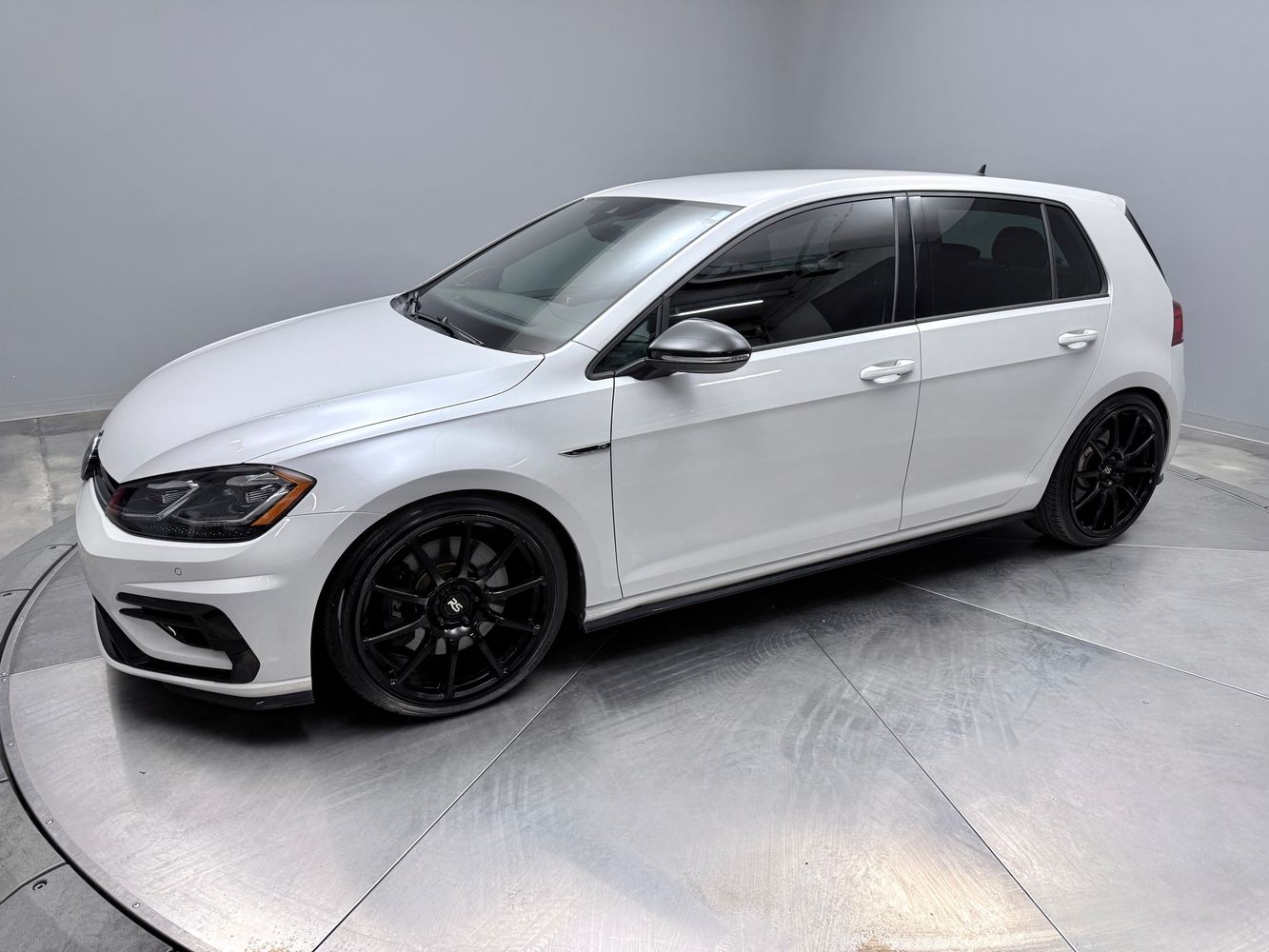 2019 Volkswagen Golf R w/DCC & Navigation 4-door's photo