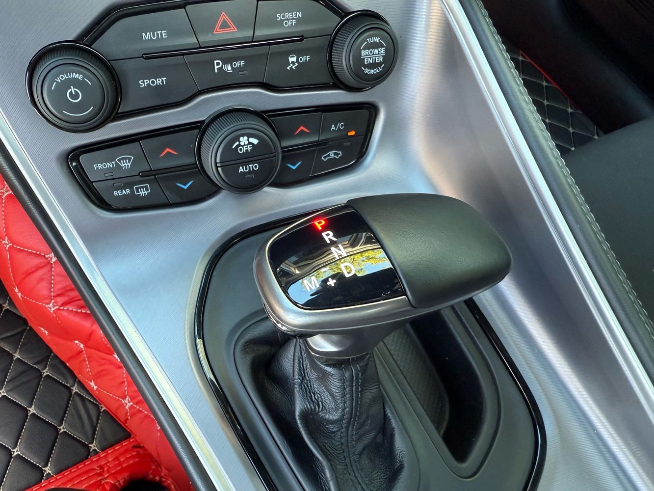 2019 Dodge Challenger R/T photo 28