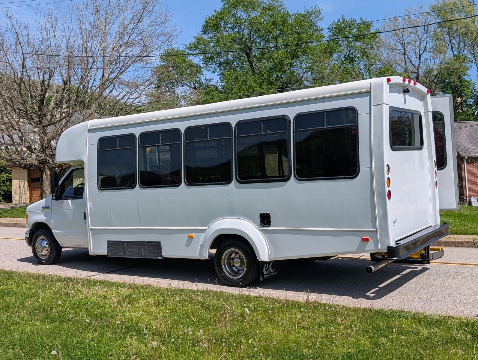 2007 Ford E-450 Cutaway 15