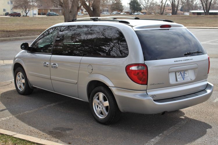 2007 Dodge Grand Caravan SXT | Victory Motors of Colorado