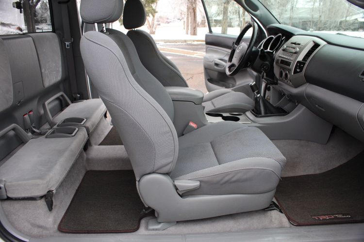 2005 Toyota Tacoma PreRunner V6 | Victory Motors of Colorado