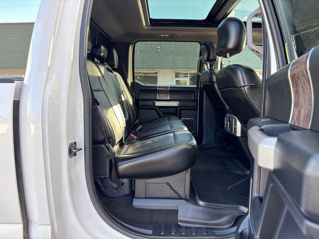 2017 Ford F-250 Lariat photo 23