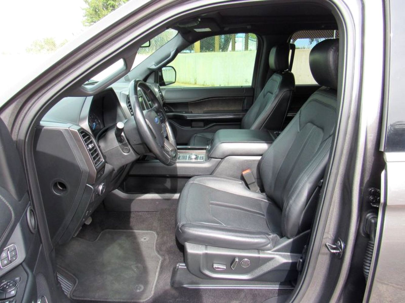 2019 Ford Expedition Limited photo 10