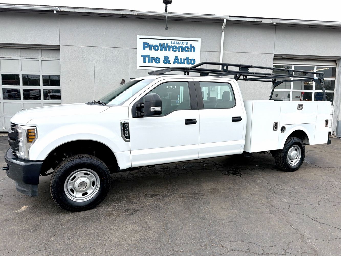 2019 Ford F-250 XL 4x4 Crew Cab 8' Box's photo