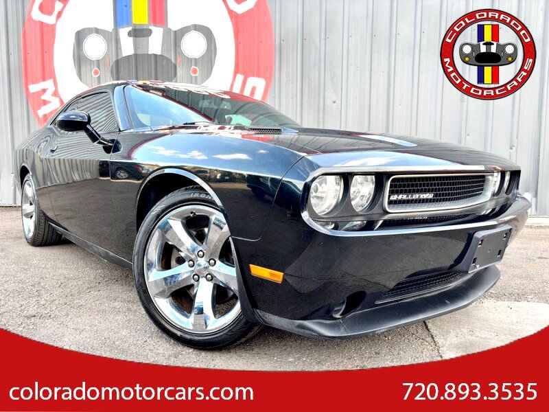 2013 Dodge Challenger SXT's photo