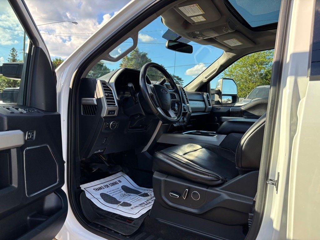 2017 Ford F-250 Lariat photo 15
