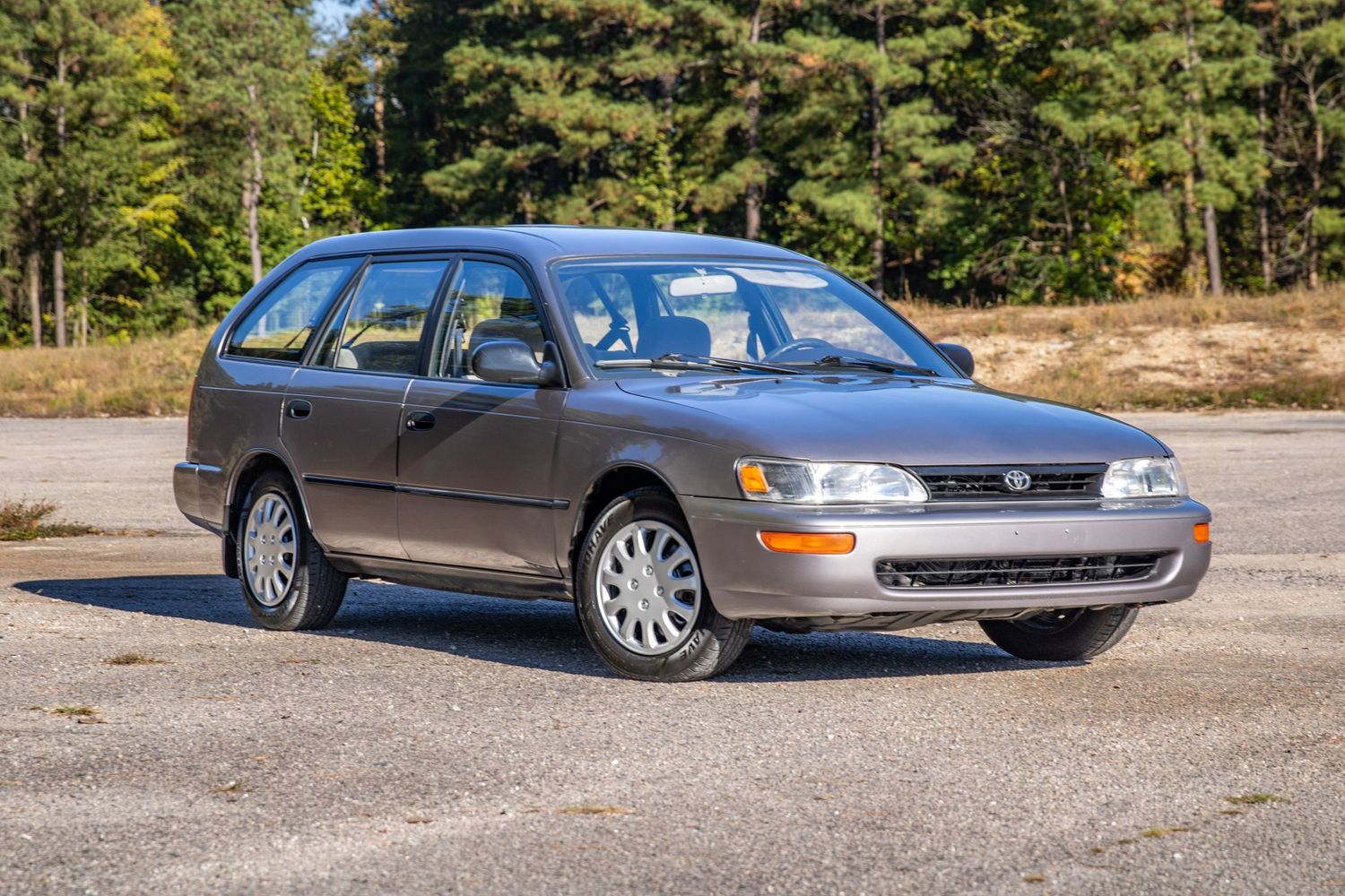1995 Toyota Corolla DX photo 3