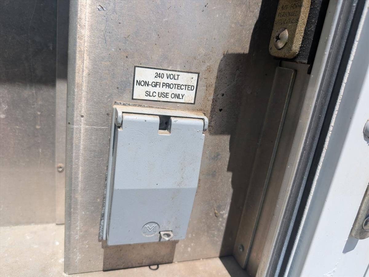 2008 Chevrolet Express Cutaway 52