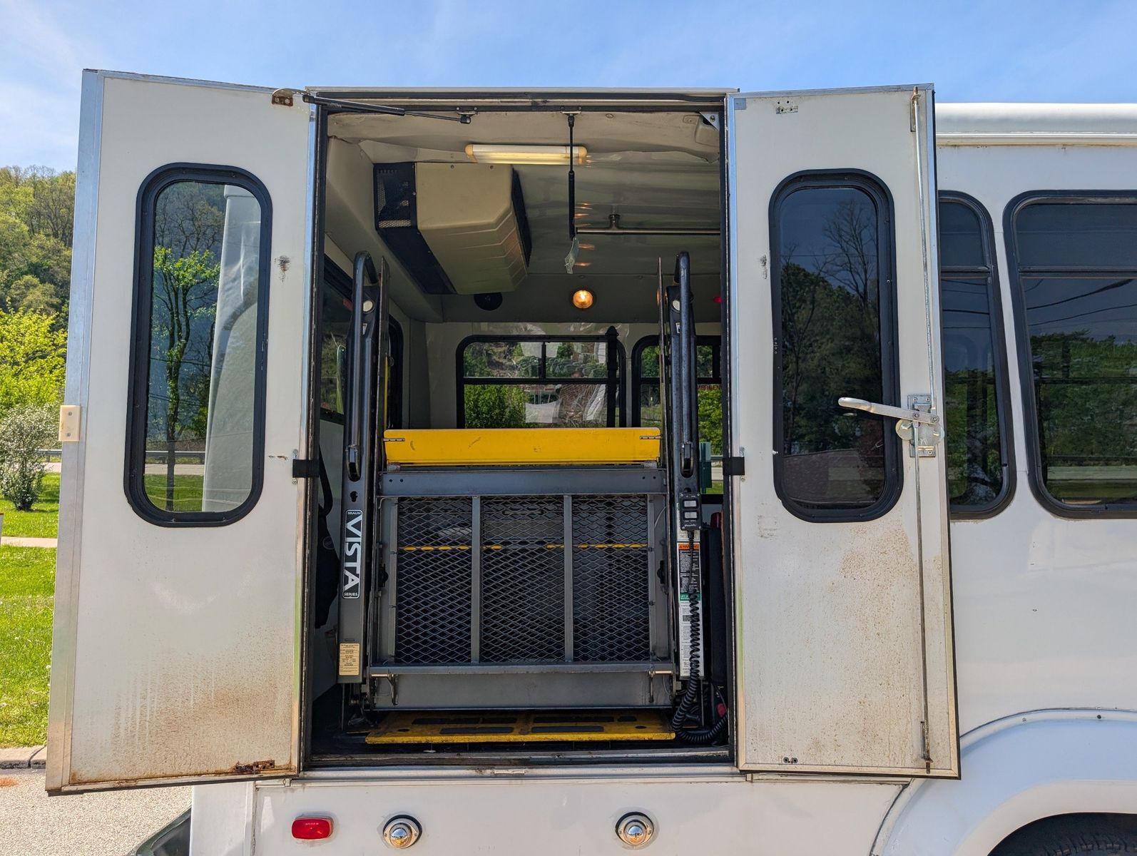 2007 Ford E-450 Cutaway 47