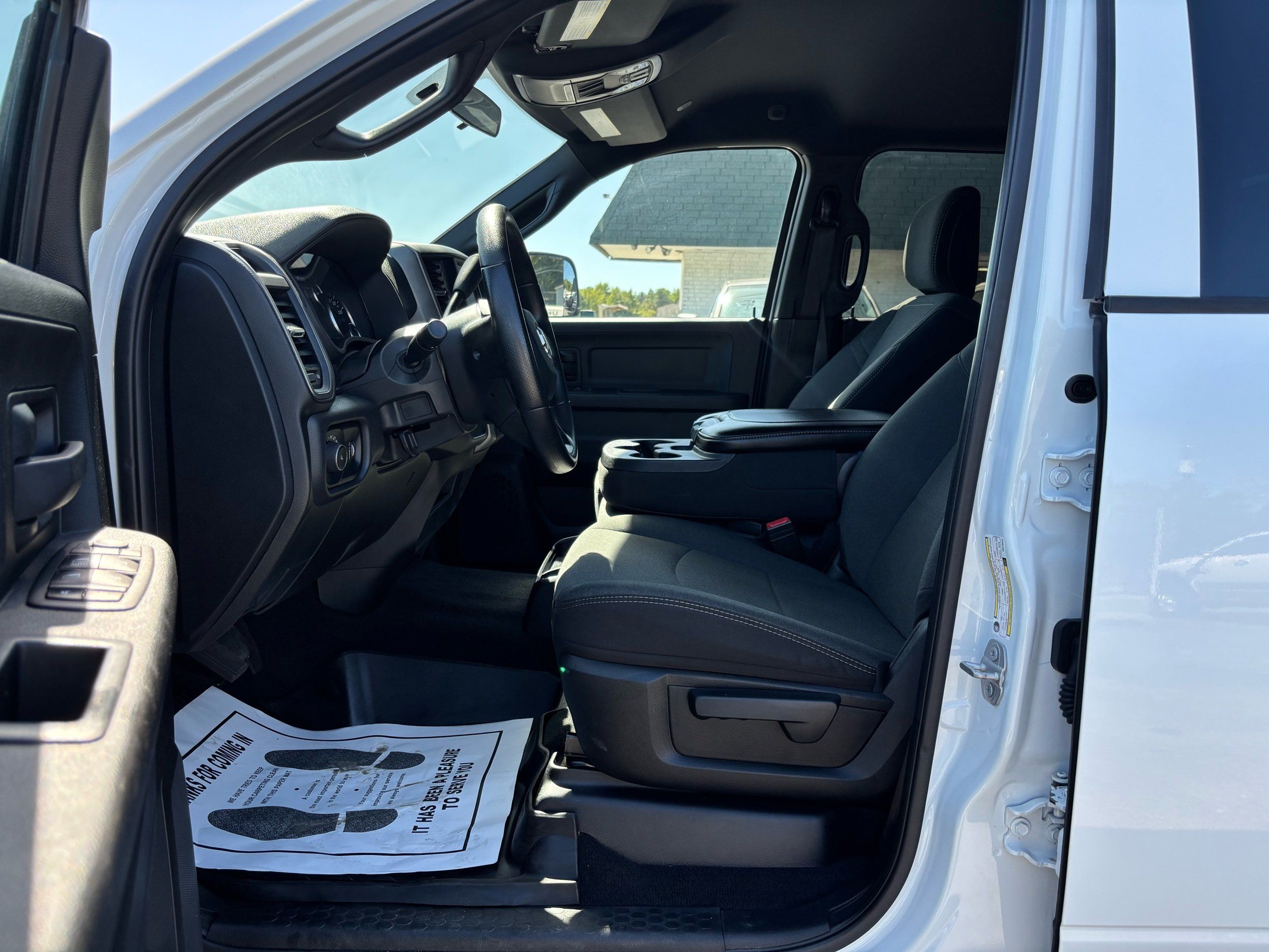 2022 Ram 3500 Tradesman photo 16