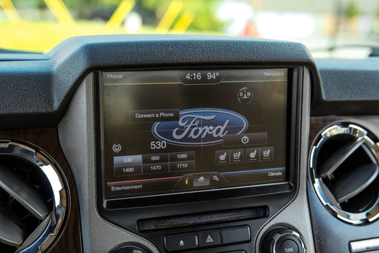 2013 Ford F-250 Platinum photo 28