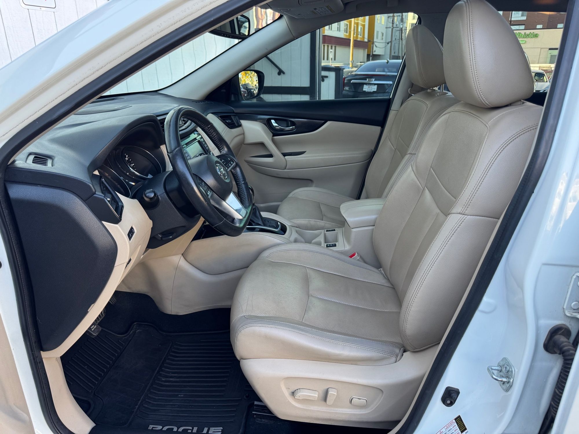 2018 Nissan Rogue SL photo 17