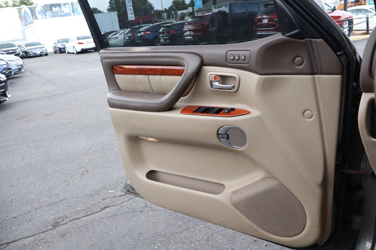 2001 Lexus LX 470 Base