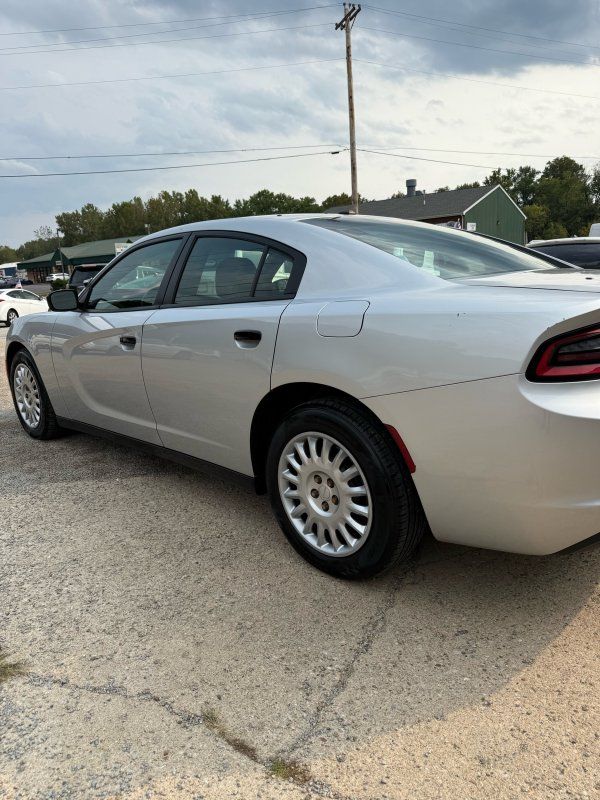 2018 Dodge Charger photo 2