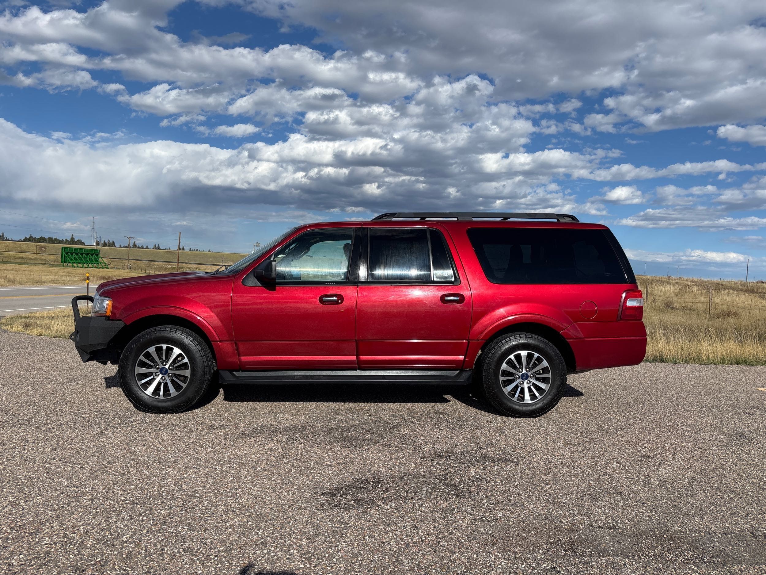 2016 Ford Expedition EL XLT photo 2