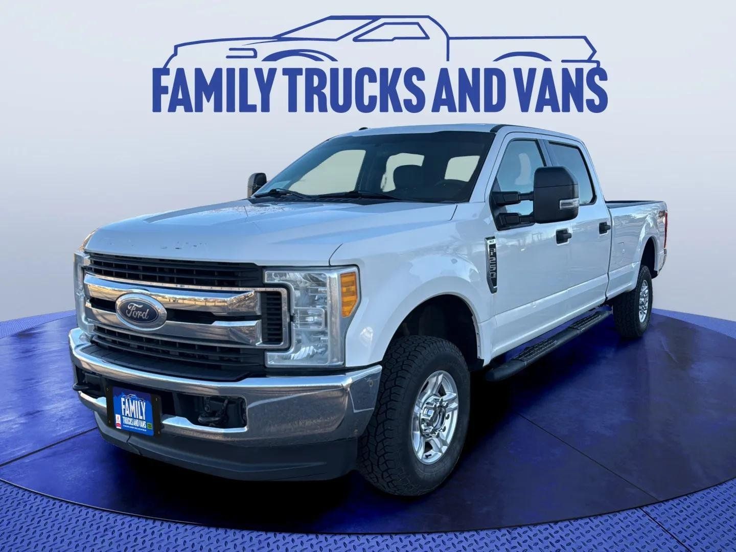 2017 Ford F-250 XLT 4x4 Crew Cab 8' Box's photo