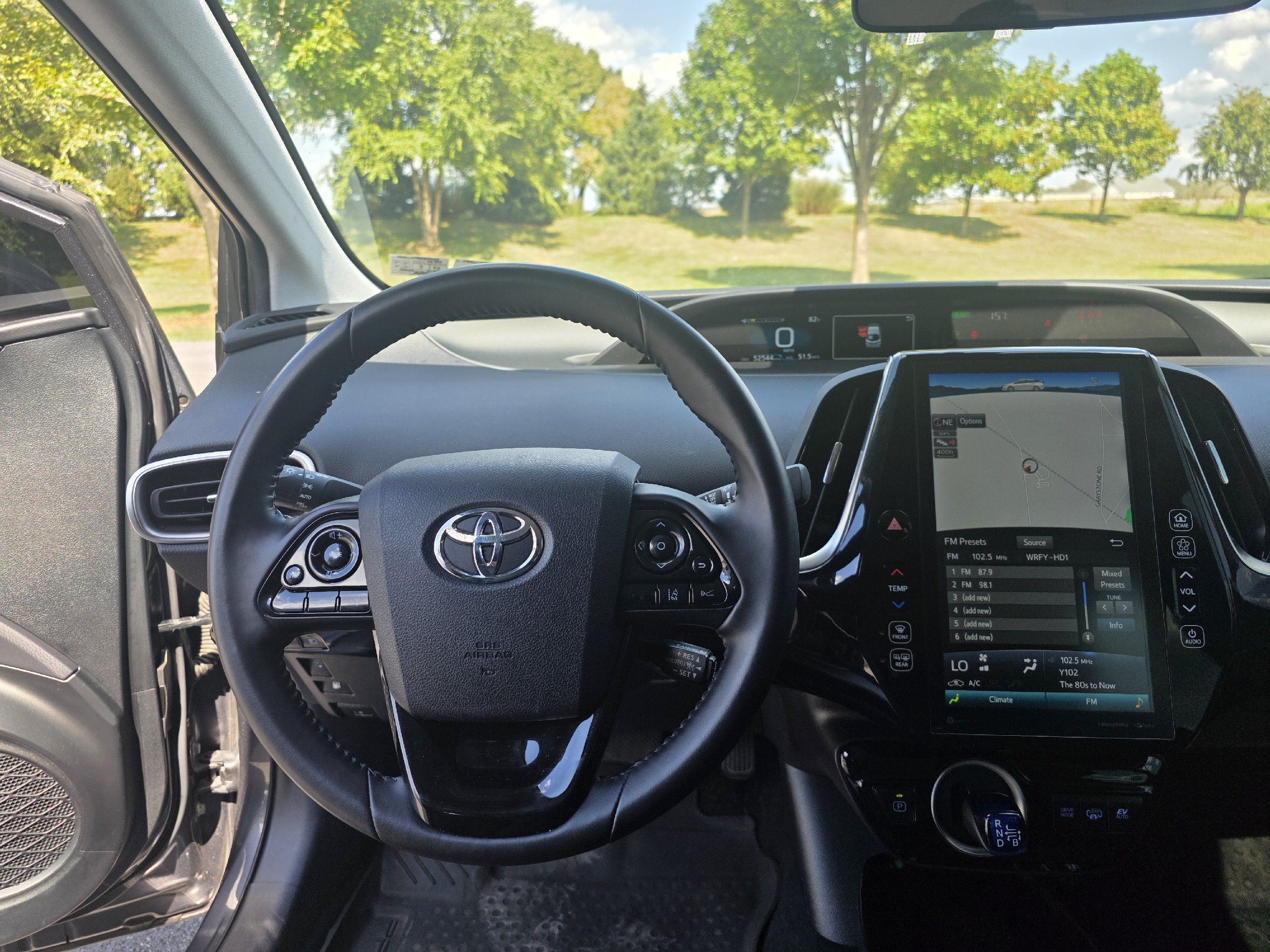 2022 Toyota Prius Prime XLE photo 17
