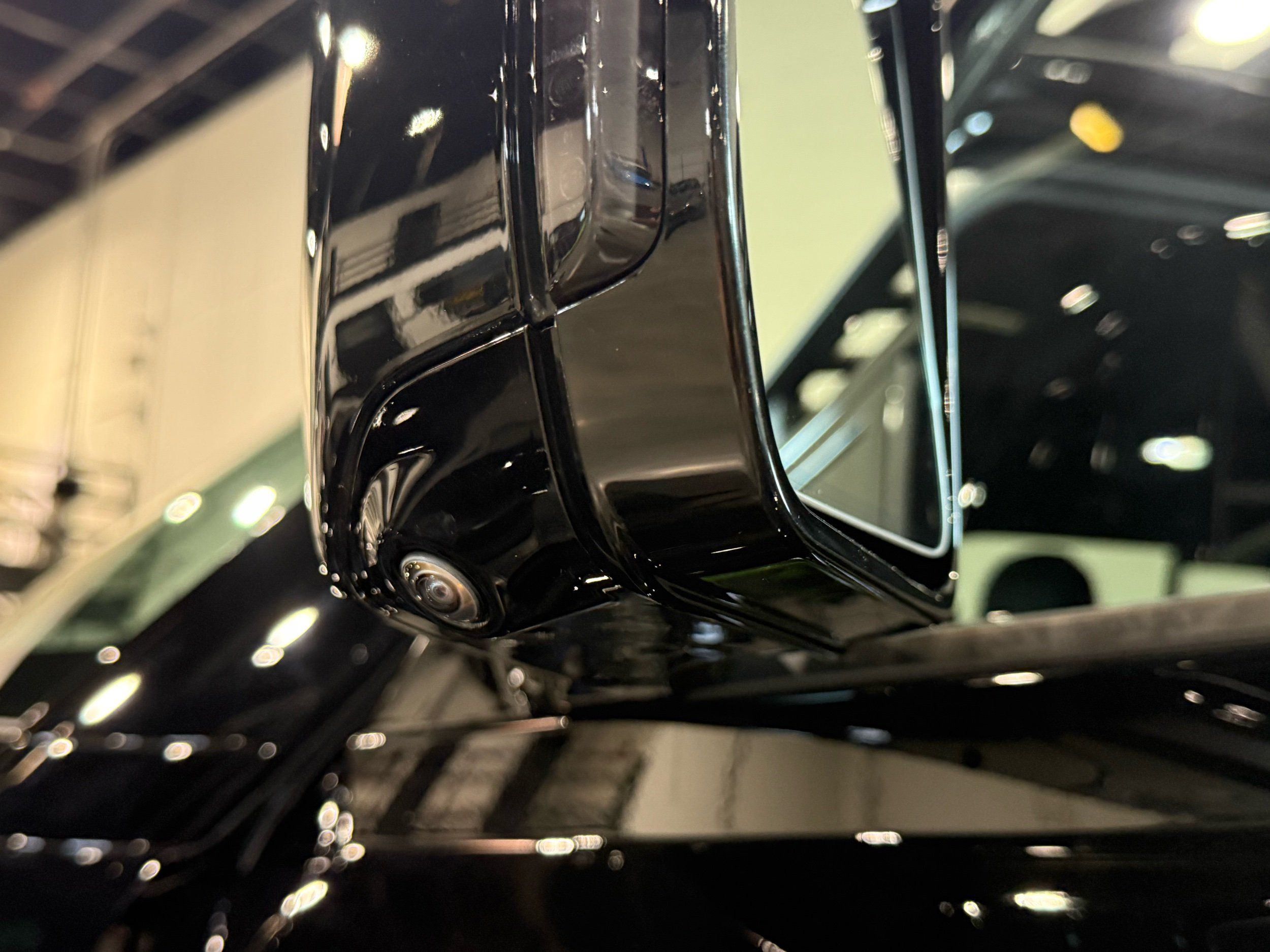 2026 Land Rover Defender P635 OCTA Black, photo 31
