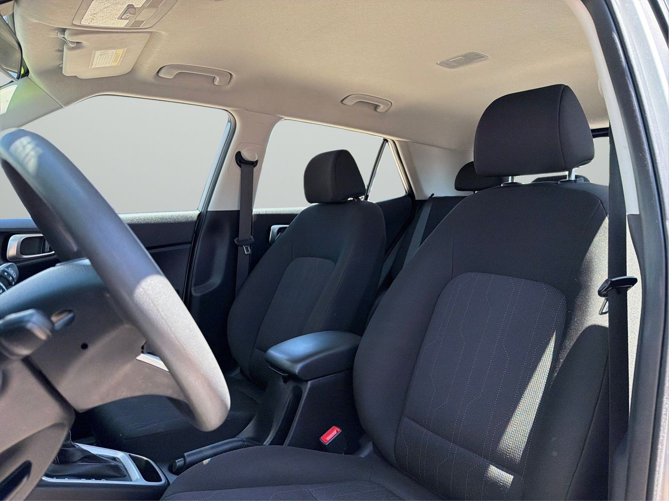 2024 Hyundai Venue SE - Photo 25