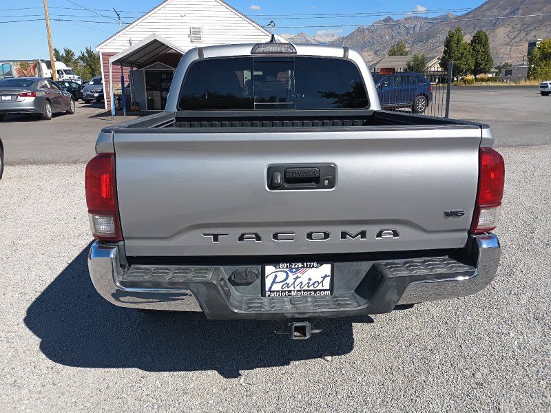 2018 Toyota Tacoma TRD photo 4
