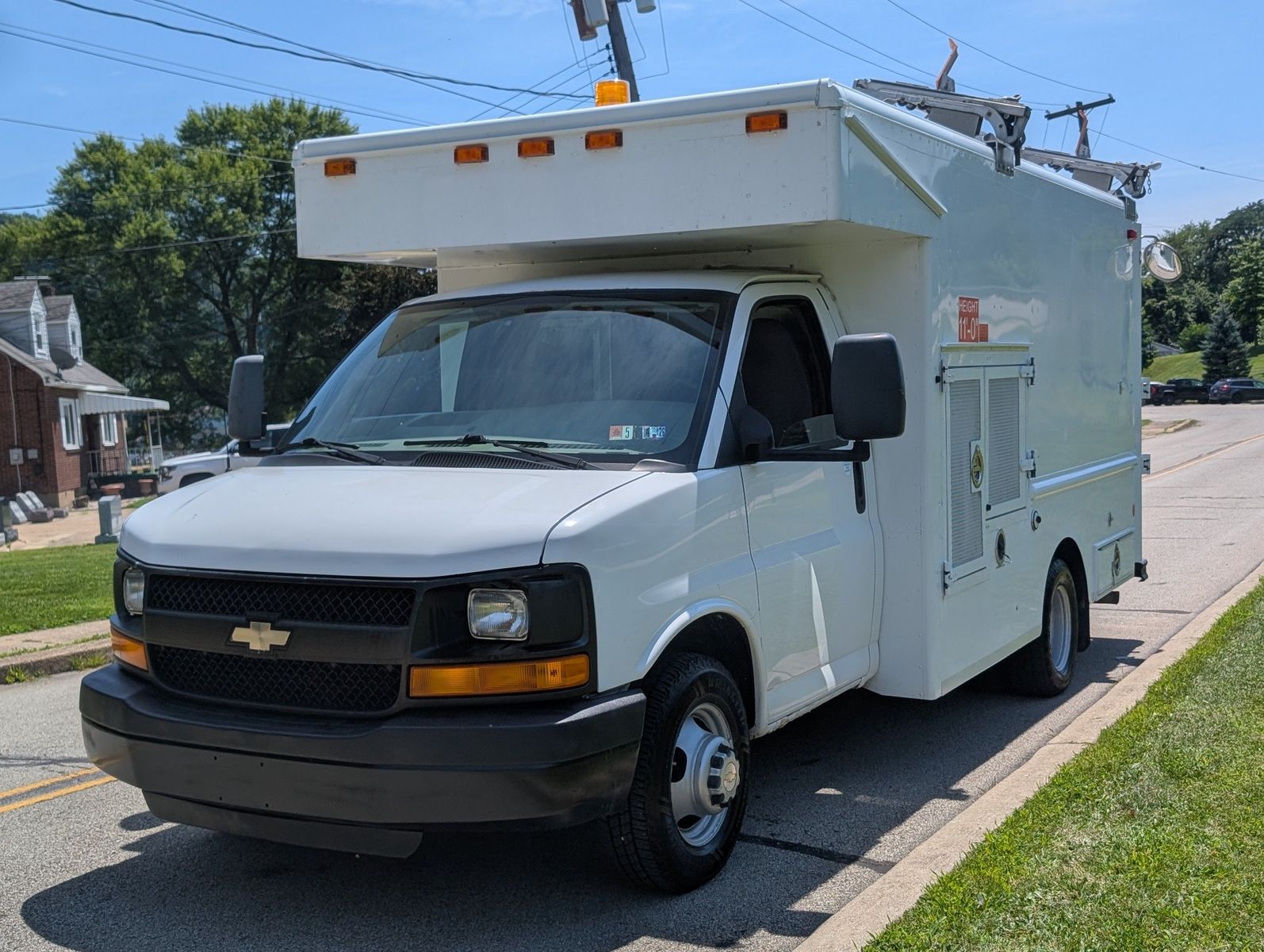 2009 Chevrolet Express Cutaway 10