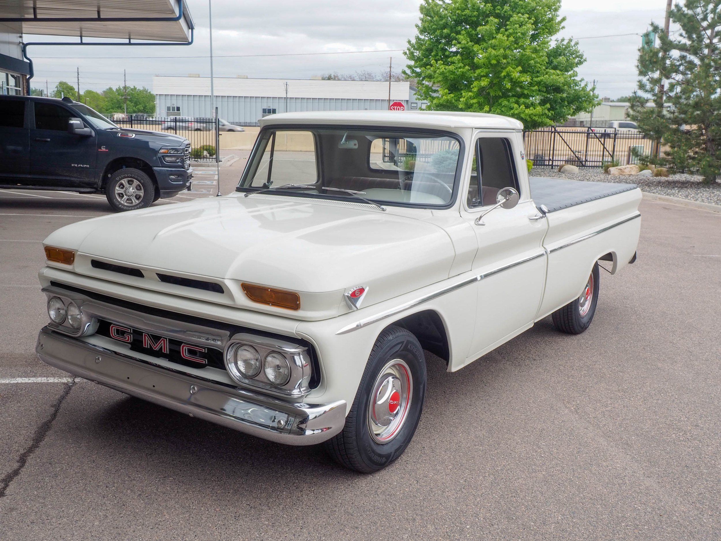 1966 GMC Pickup White RWD