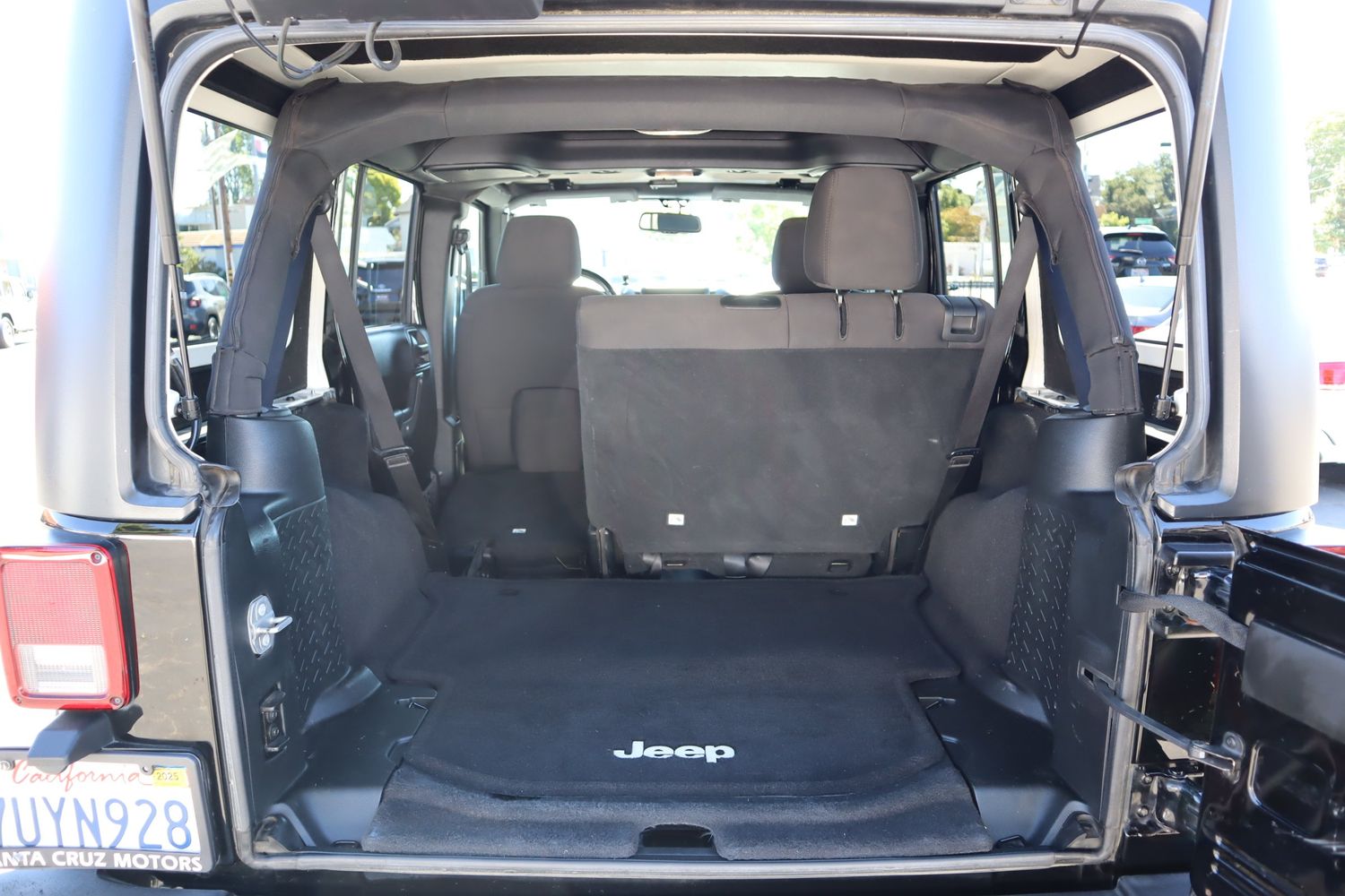 2016 Jeep Wrangler Unlimited Sport S photo 16