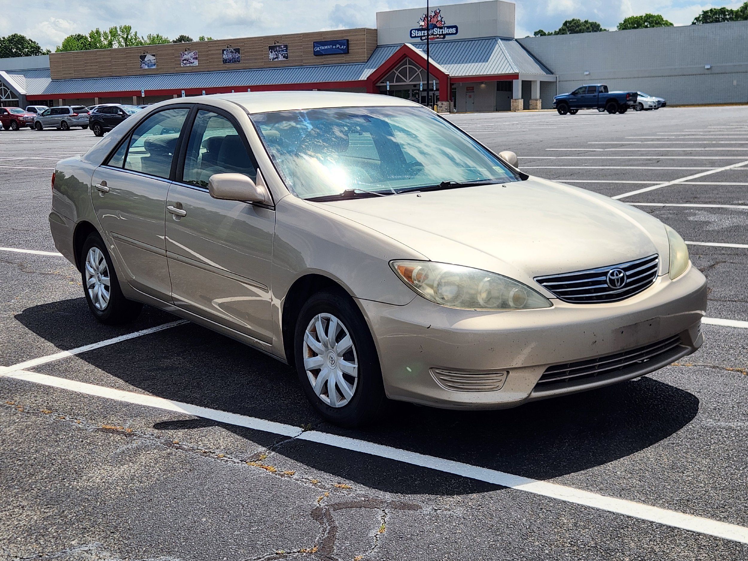 2006 Toyota Camry LE 5AT's photo