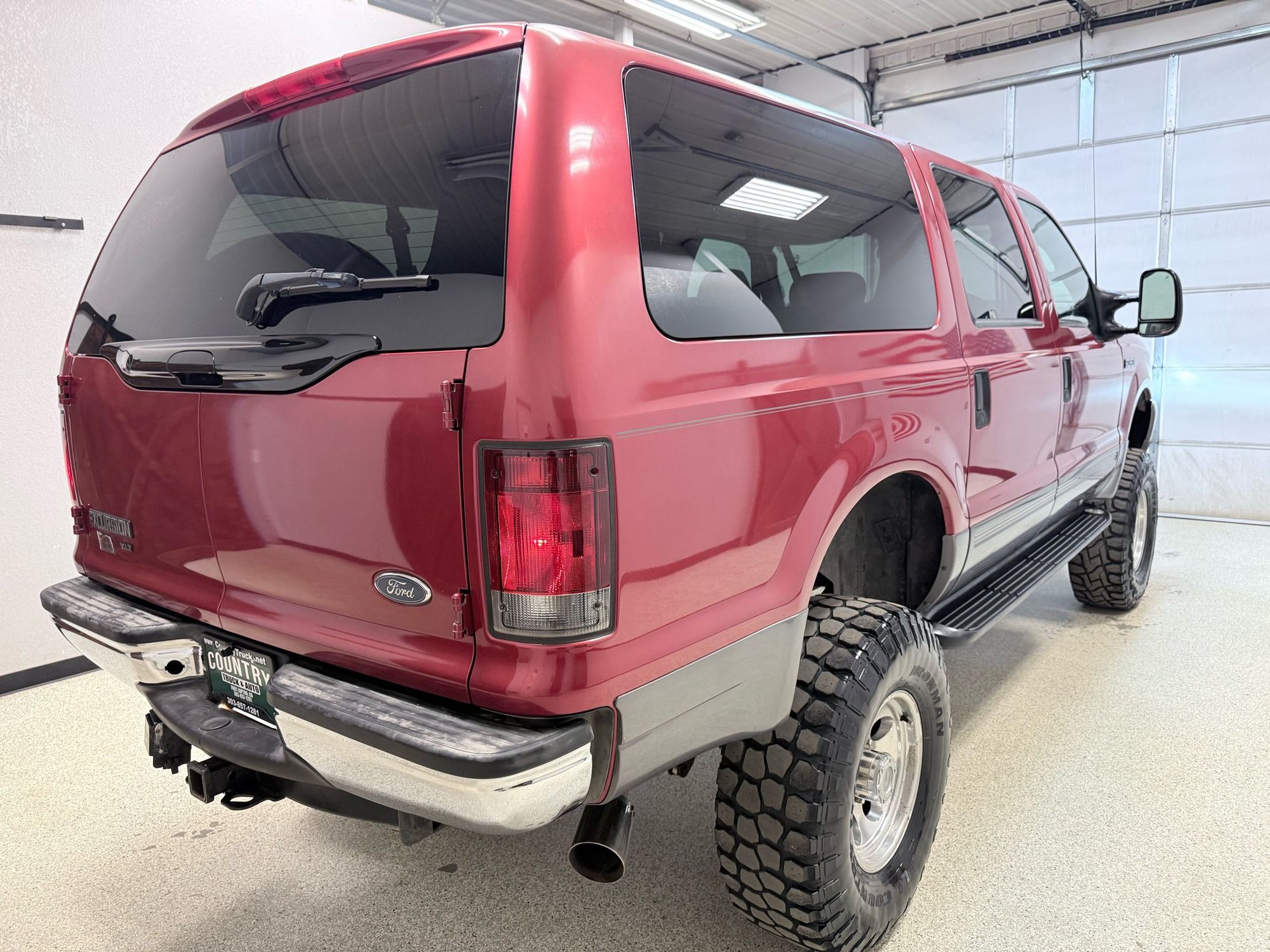 2003 Ford Excursion XLT photo 10