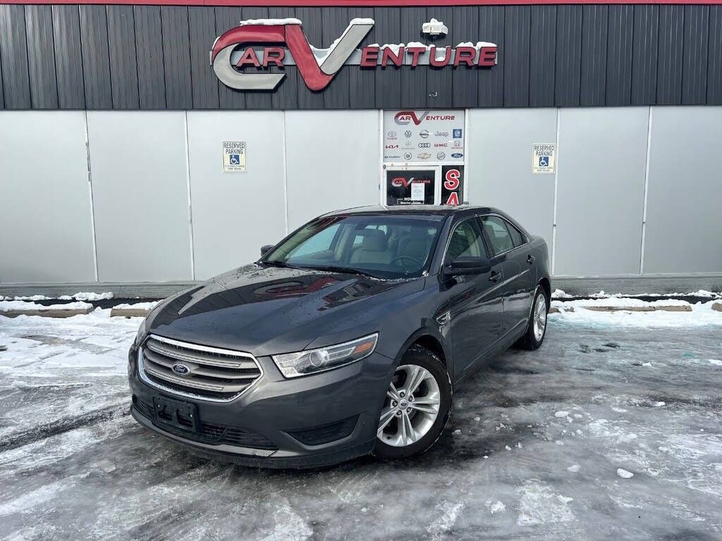 2016 Ford Taurus SE's photo