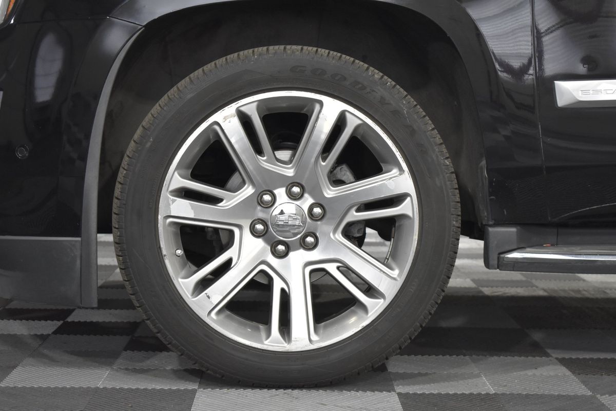 2018 Cadillac Escalade Luxury