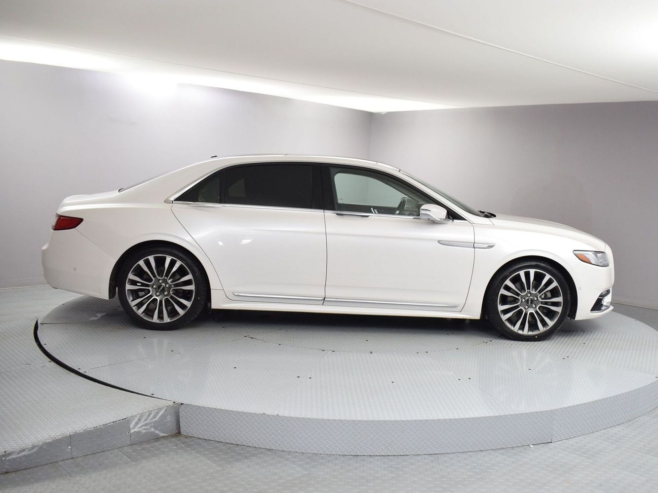2017 Lincoln Continental Reserve AWD's photo