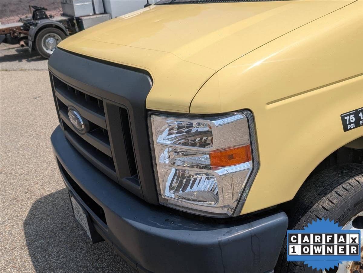 2019 Ford E-450 photo 9