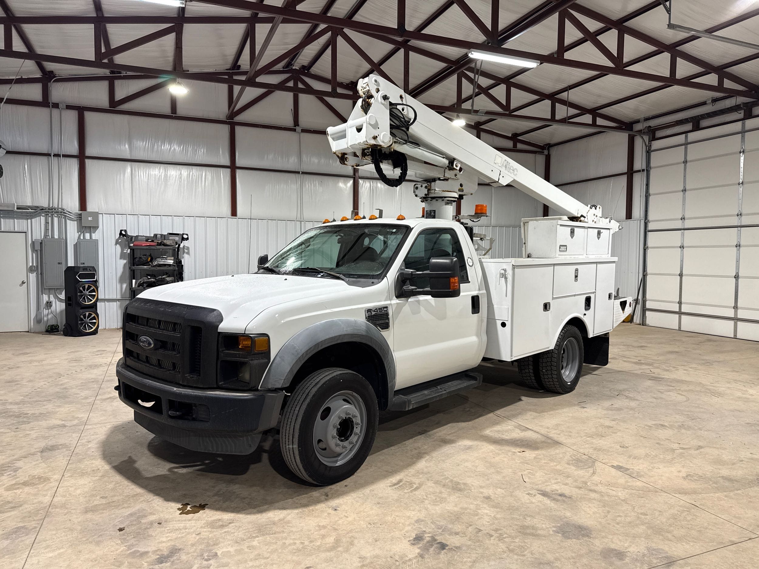2008 Ford F-450 Super Duty Chassis Cab's photo