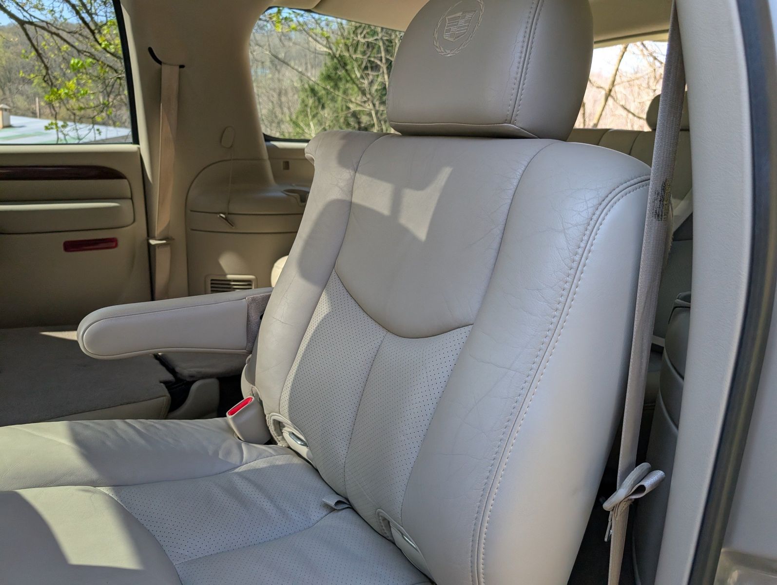 2004 Cadillac Escalade ESV 220