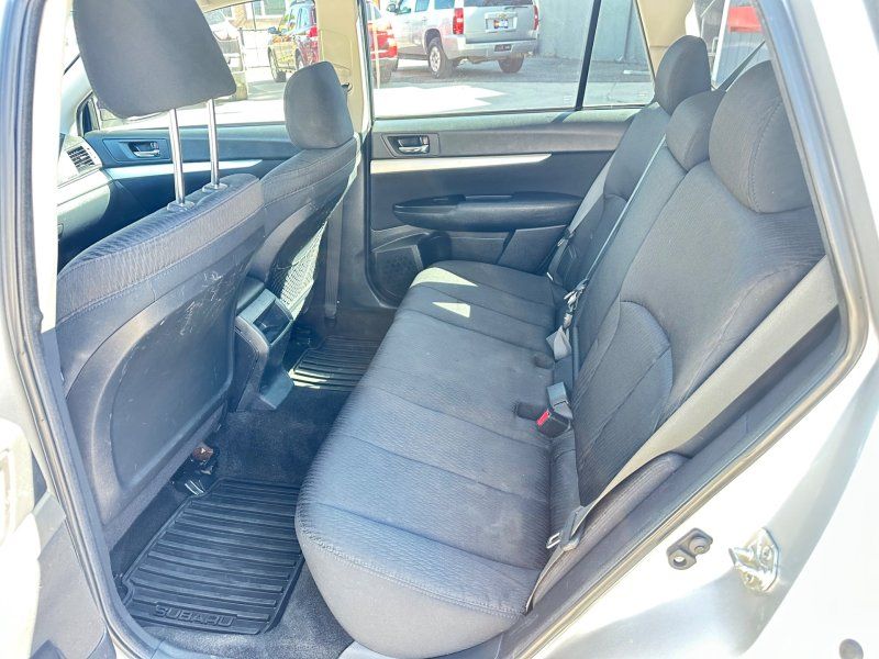 2012 Subaru Outback 2.5i - Silver exterior view 8