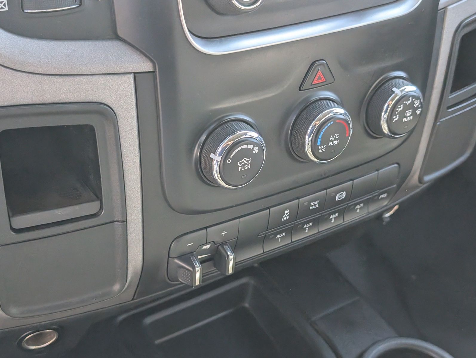 2014 Ram Ram Chassis 5500 35