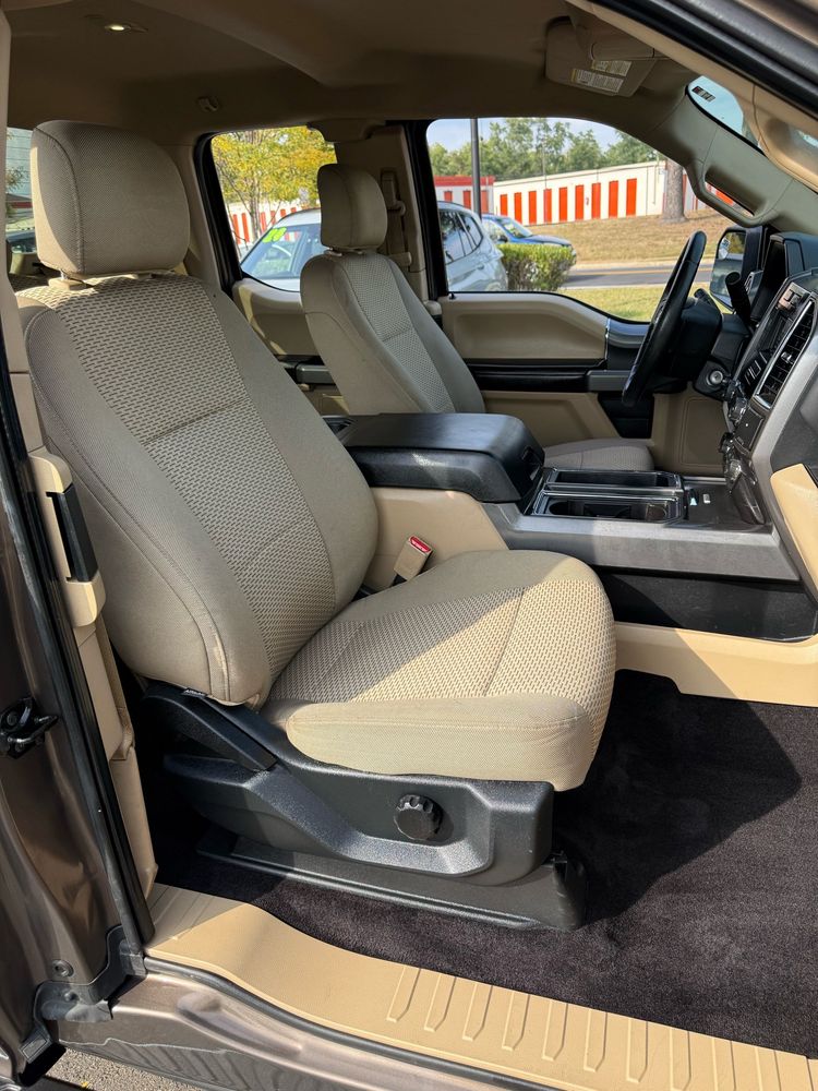 2015 Ford F-150 XLT photo 11