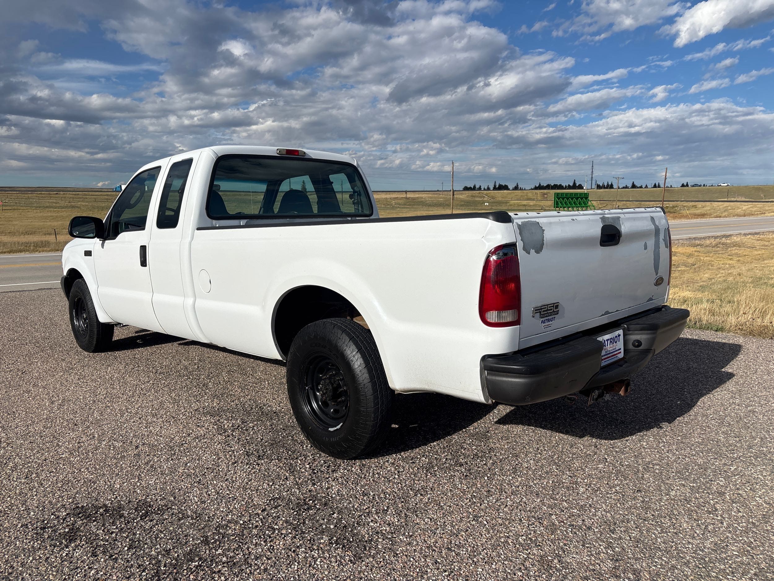 2004 Ford F-250 XL photo 3