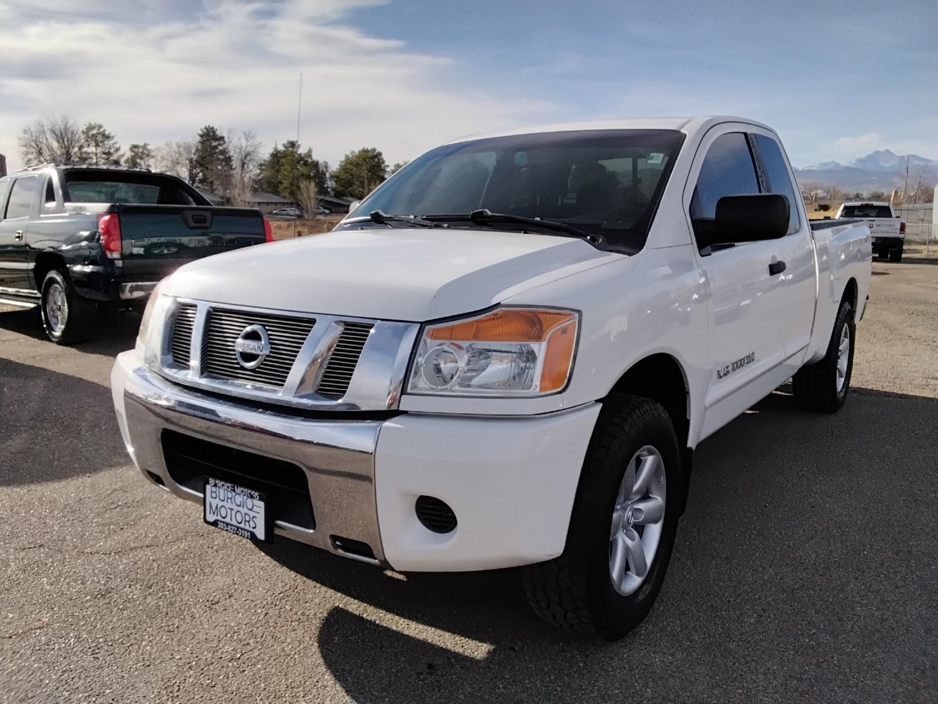 2008 Nissan Titan SE's photo