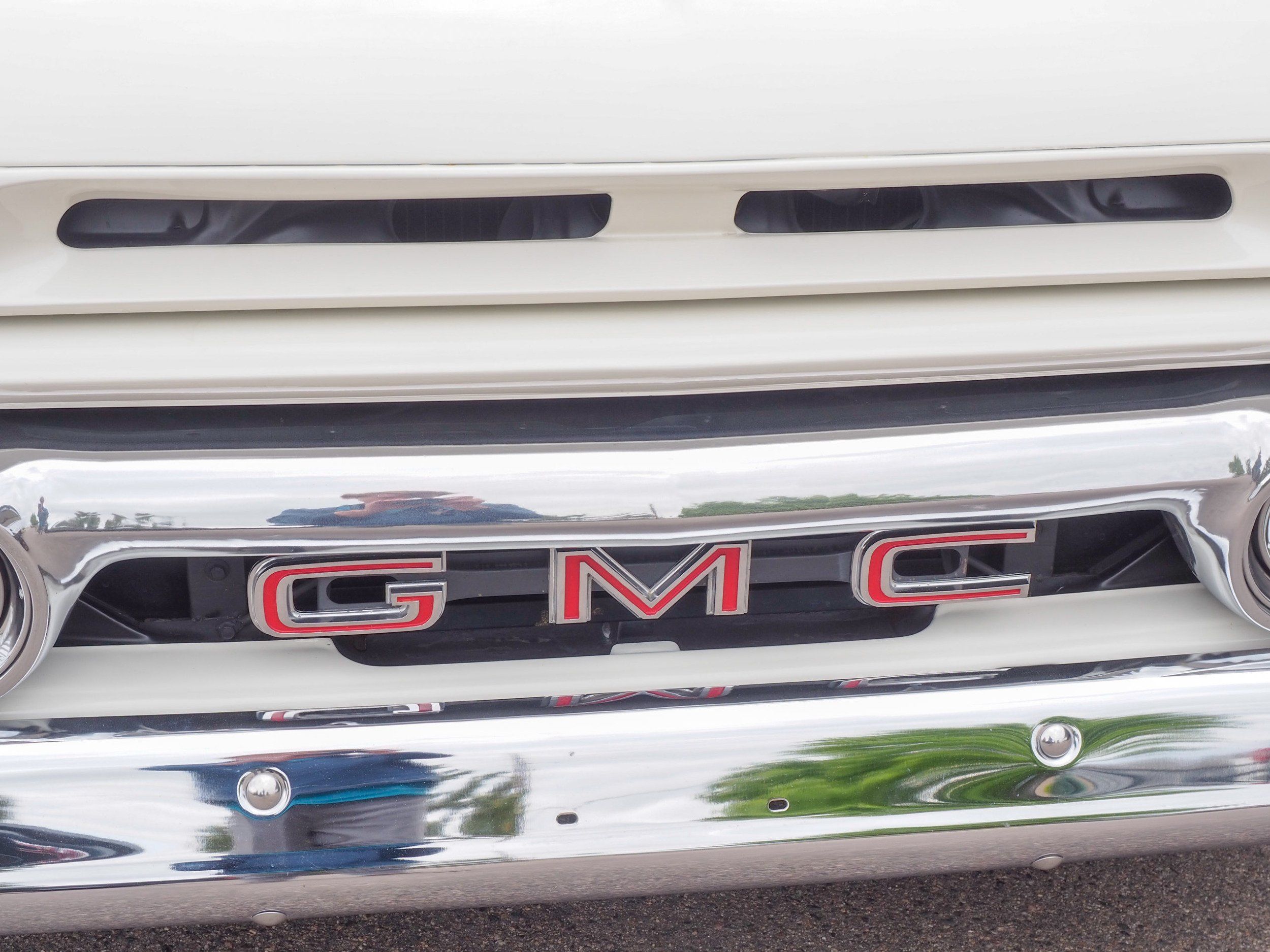 1966 GMC Pickup White RWD