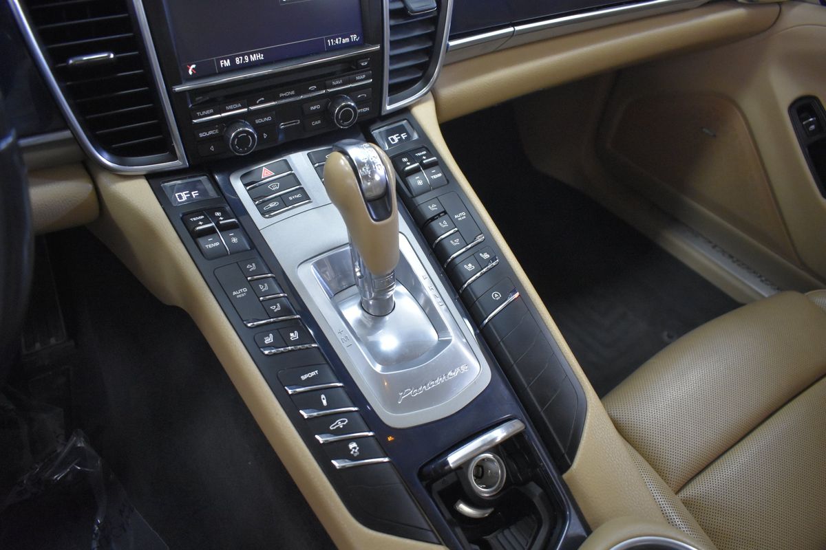 2015 Porsche Panamera 4