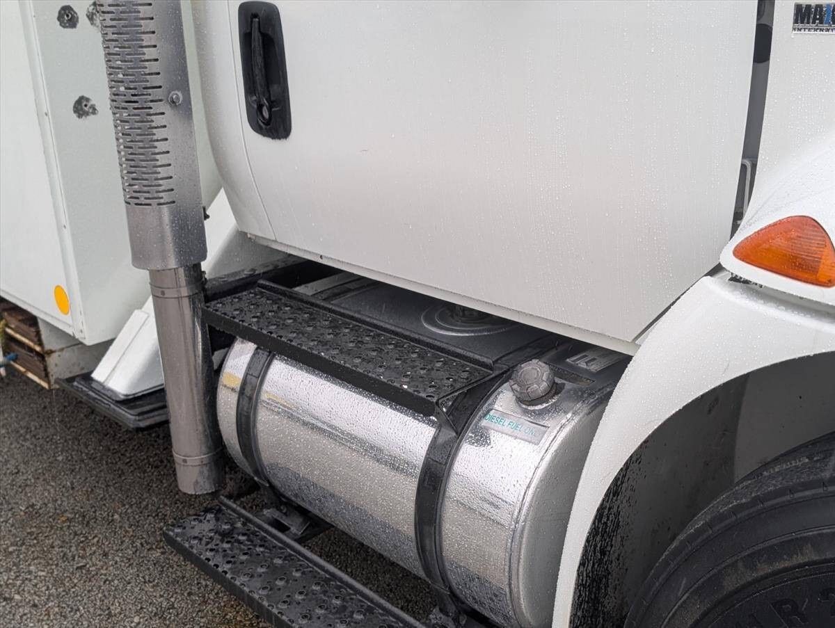 2011 International DuraStar 4300 13