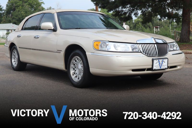 1999 Lincoln Town Car Cartier Victory Motors of Colorado