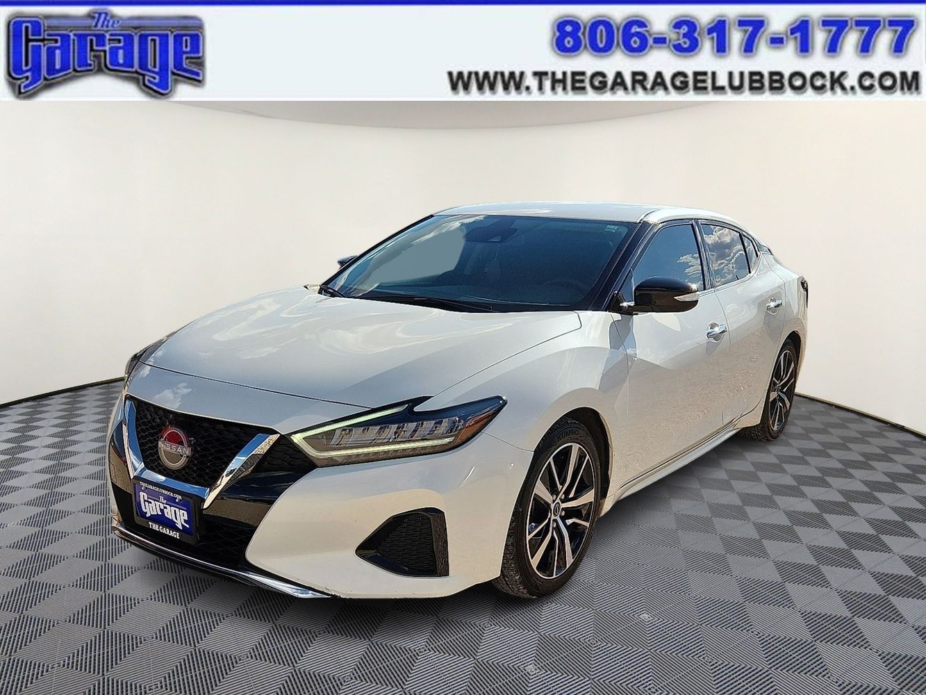 2023 Nissan Maxima SV's photo