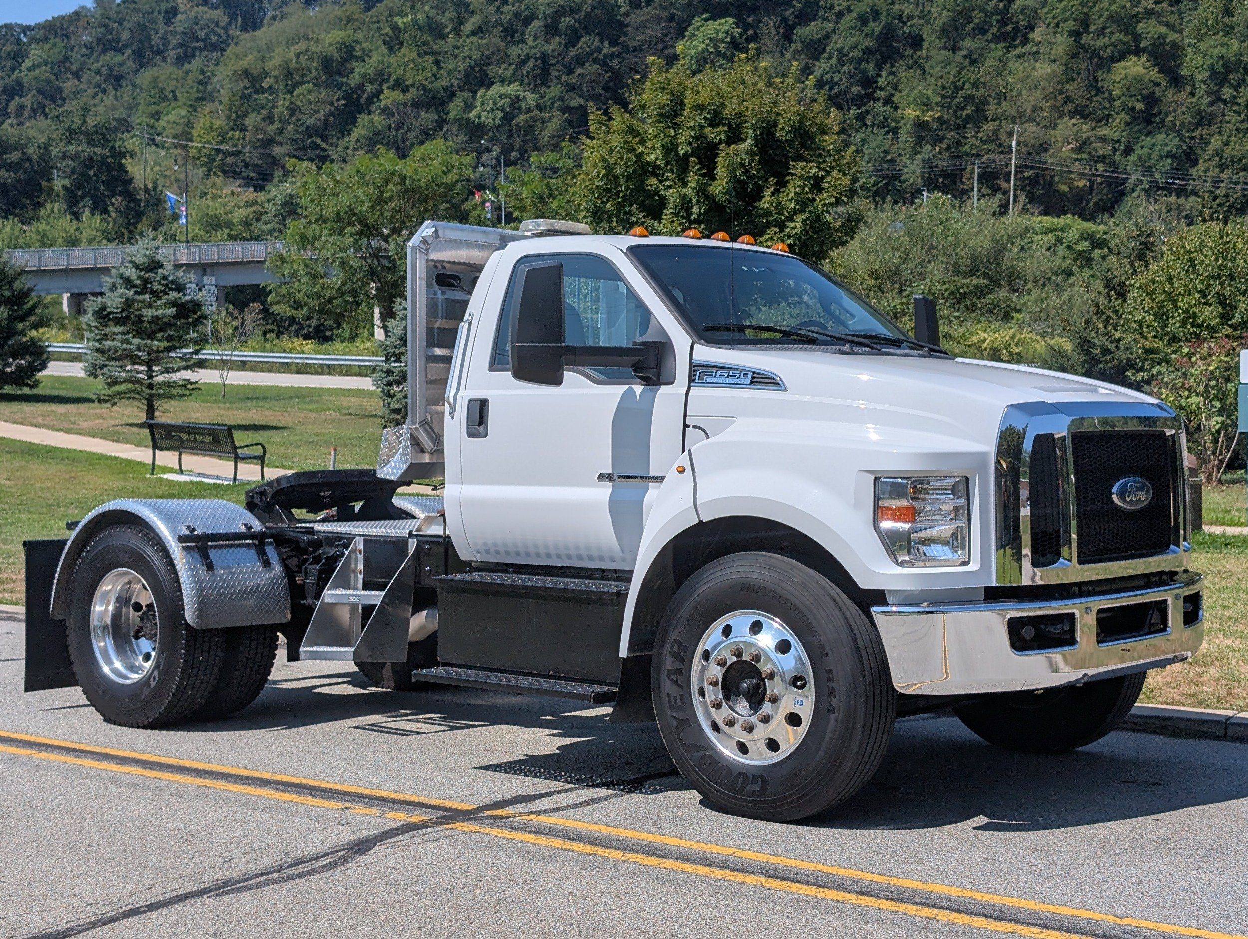 2018 Ford F-650 SuperCab photo 4