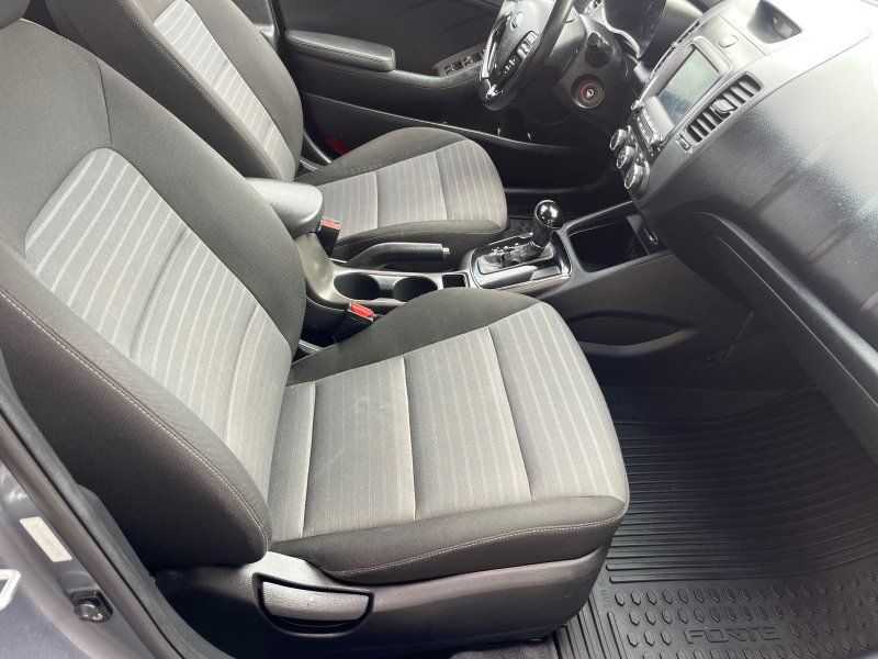 2017 Kia Forte LX S photo 26